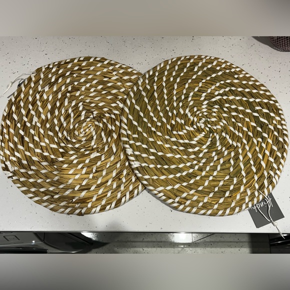 Mrs Hinch Natural Wicker Place Mats table mats x2 33cm brand new with tags - Picture 2 of 7